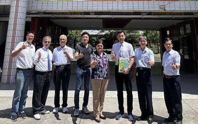 感謝潭子扶輪社林社長與幹部們蒞校 捐贈「扶輪之子」獎助學金，扶持學子以順處逆，健康成長！圖片